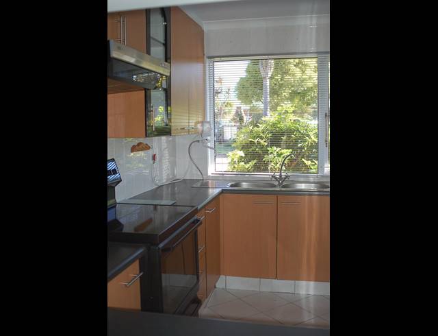 3 BEDROOM TOWNHOUSE RENTED IN LORRAINE